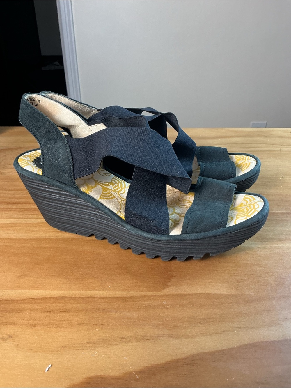 Fly London Yaji Wedge Crisscross Sandals Leather Elastic Sandals Size 38